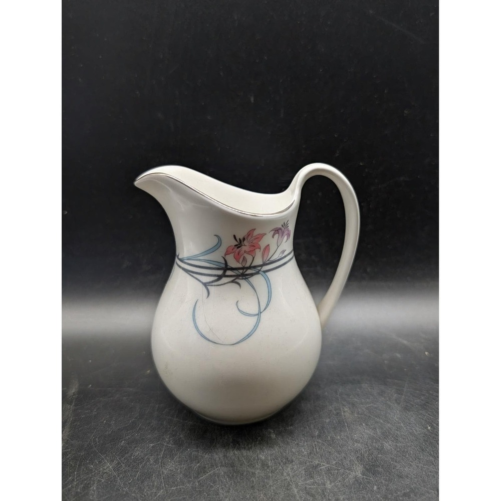 Royal Doulton Allegro Creamer H5109 Fine Bone China England Floral Pink Lily